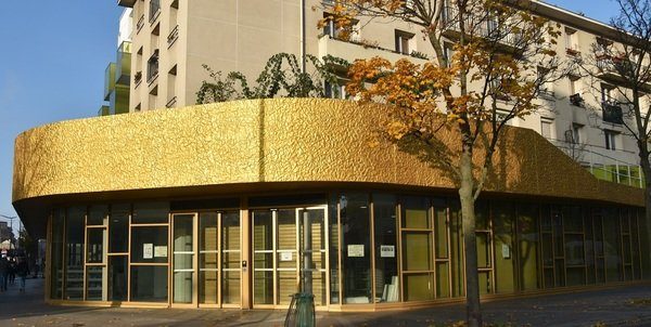 Photographie de la bibliothèque Assia Djebar -côté entrée