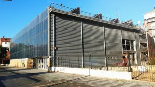 Vue extérieure de la Bibliothèque de Casteldefells