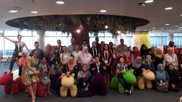 Photographie d'un groupe de bibliothécaires au congrès de l'IFLA