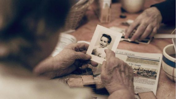 Visuel documentaire Retour à Reims (fragments).